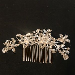 Pearl and rhinestone fancy hair comb